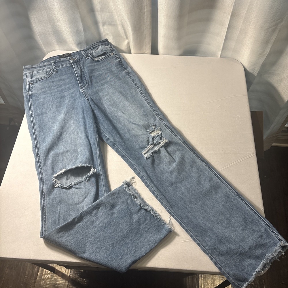 Judy Blue Straight Jeans 9/29 Medium Wash Distressed Knees Frayed Hem High Rise